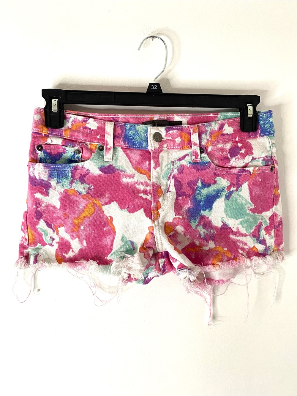 Levi’s Pink Floral Print Cutoff Denim Shorts Raw Hem High Rise Festival